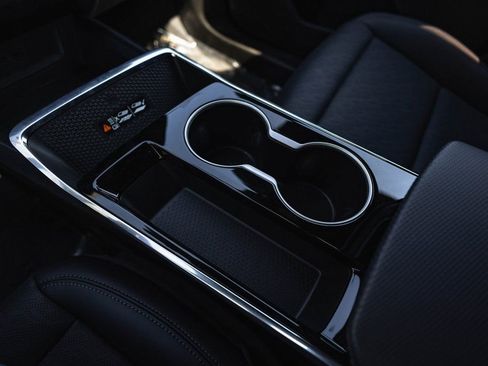 New 2025 Chevrolet Equinox LT w/ Convenience Package II image 10