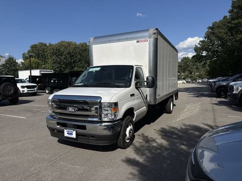 New 2027 Ford E-450 and Econoline 450 Super Duty w/ Driver's Safety Package RWD image 4