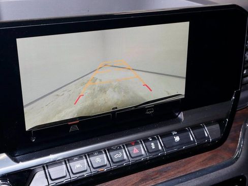 Used 2023 GMC Sierra 1500 SLT w/ SLT Premium Package image 2