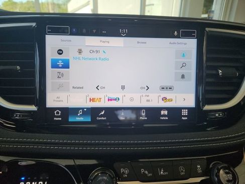 New 2025 Chrysler Pacifica Limited image 35