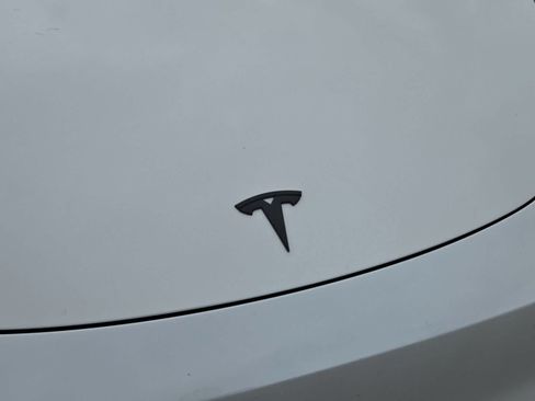 Used 2022 Tesla Model Y Performance AWD/4WD image 10
