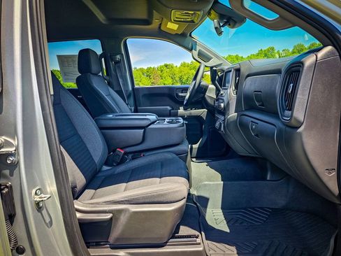 Used 2022 Chevrolet Silverado 1500 Custom Trail Boss w/ LPO, Dark Essentials Package AWD/4WD image 34