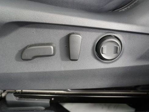 Certified 2025 Subaru Outback Premium image 11