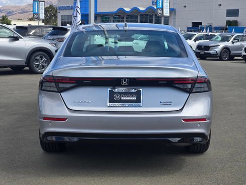 Used 2025 Honda Accord Touring image 6