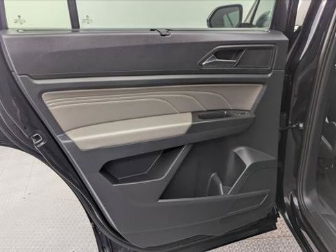 Used 2023 Volkswagen Atlas SE AWD/4WD image 14