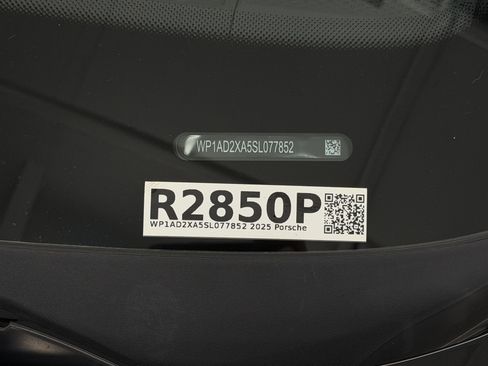 Certified 2025 Porsche Macan Electric RWD image 59