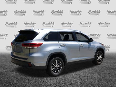 Used 2019 Toyota Highlander XLE image 9