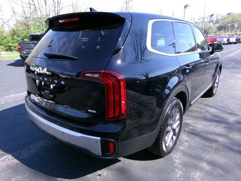Used 2024 Kia Telluride LX image 9