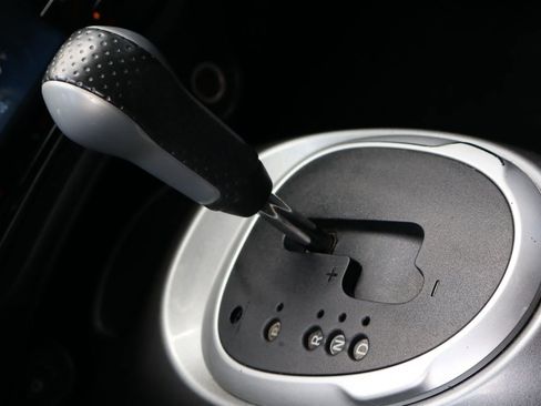 Used 2015 Nissan Juke SV w/ Technology Package image 17