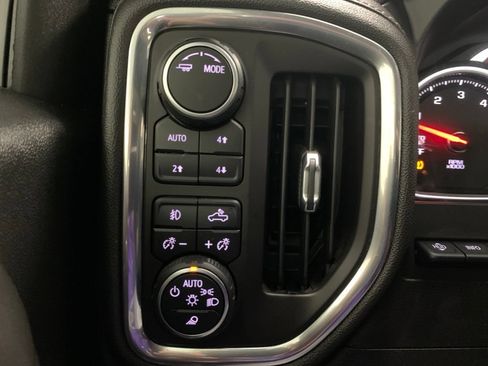 Used 2020 Chevrolet Silverado 1500 High Country w/ Technology Package AWD/4WD image 14