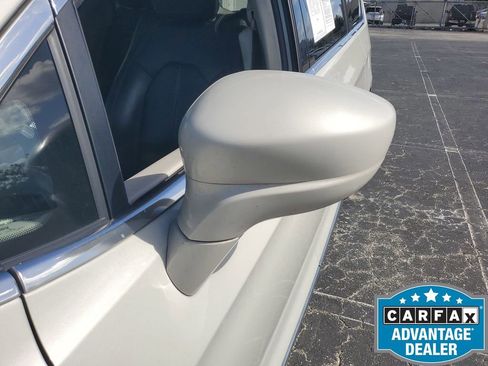 Used 2017 Chrysler Pacifica Touring-L w/ Tire & Wheel Group image 22