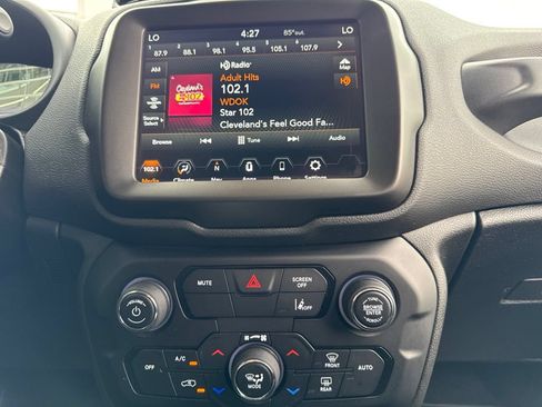 Used 2023 Jeep Renegade Altitude AWD/4WD image 31