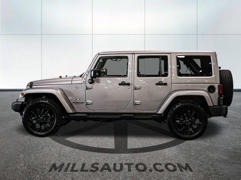 Used 2016 Jeep Wrangler Unlimited Sahara w/ Max Tow Package AWD/4WD image 3