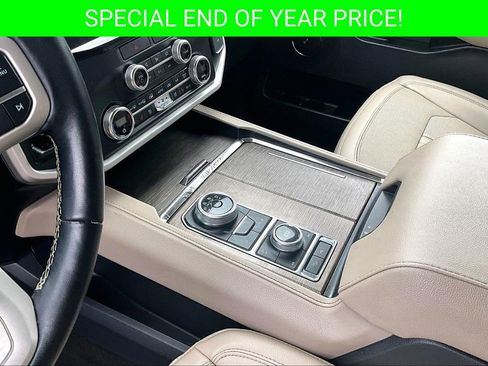 Used 2022 Ford Expedition Limited image 17