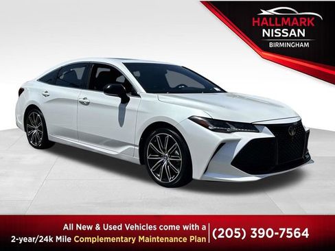 Used 2019 Toyota Avalon Touring FWD image 1