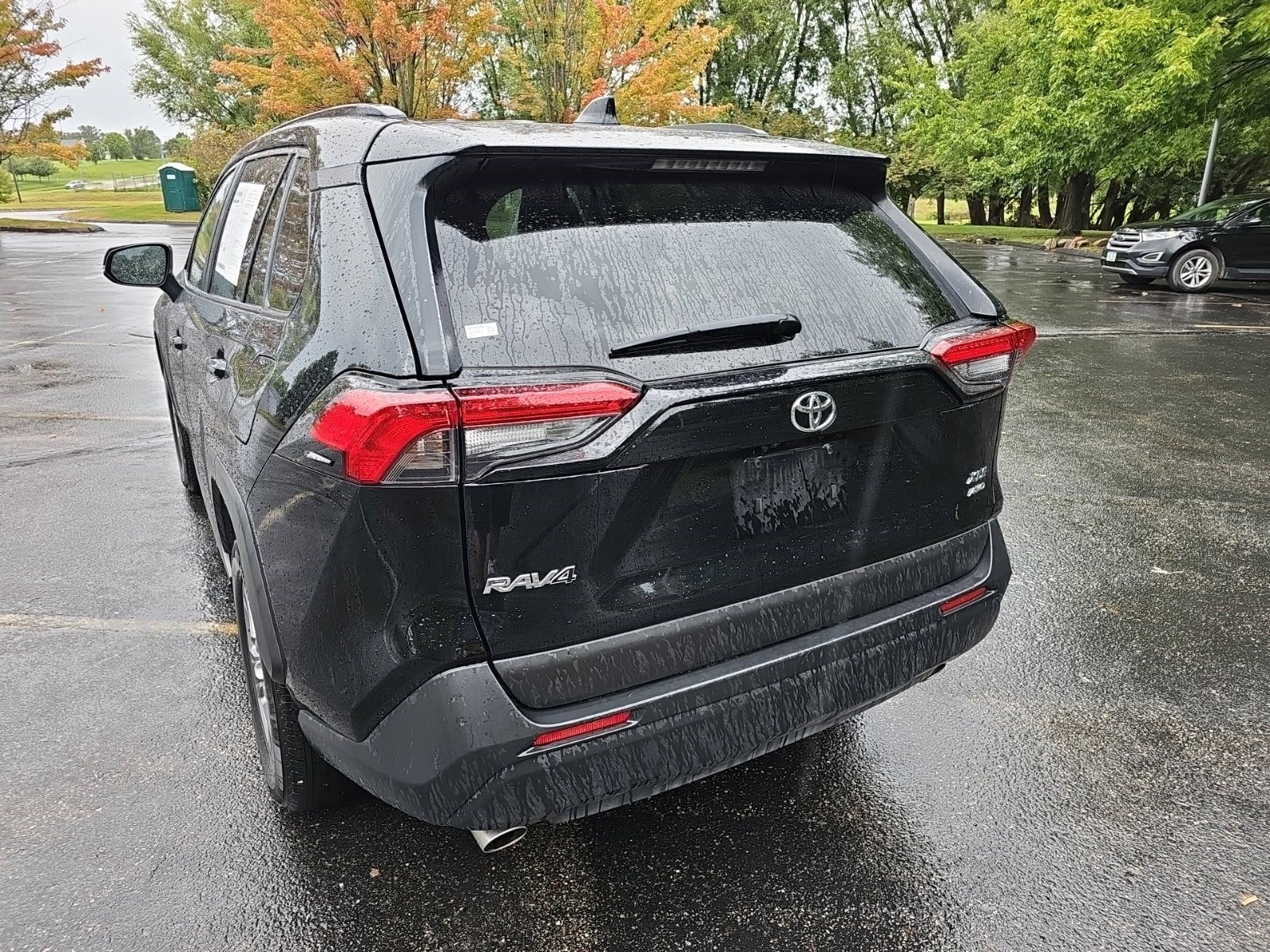 Used 2025 Toyota RAV4 XLE AWD/4WD image 3