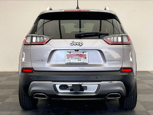 Used 2019 Jeep Cherokee Limited w/ Luxury Group AWD/4WD image 3