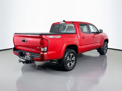 Certified 2017 Toyota Tacoma TRD Sport w/ Tow Package (A/T) AWD/4WD image 5