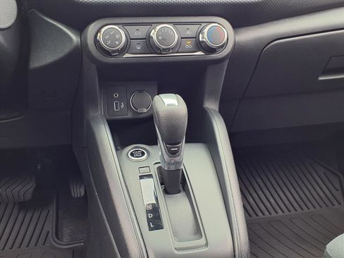 Used 2024 Nissan Kicks S image 15