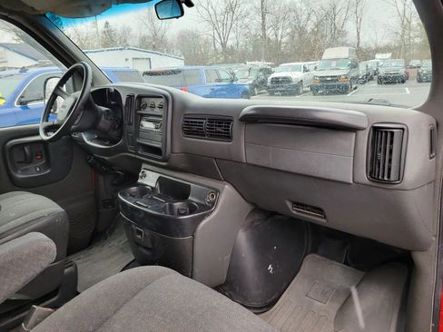 Used 2001 GMC Savana 3500 Extended w/ Marketing Option Pkg 2 image 22
