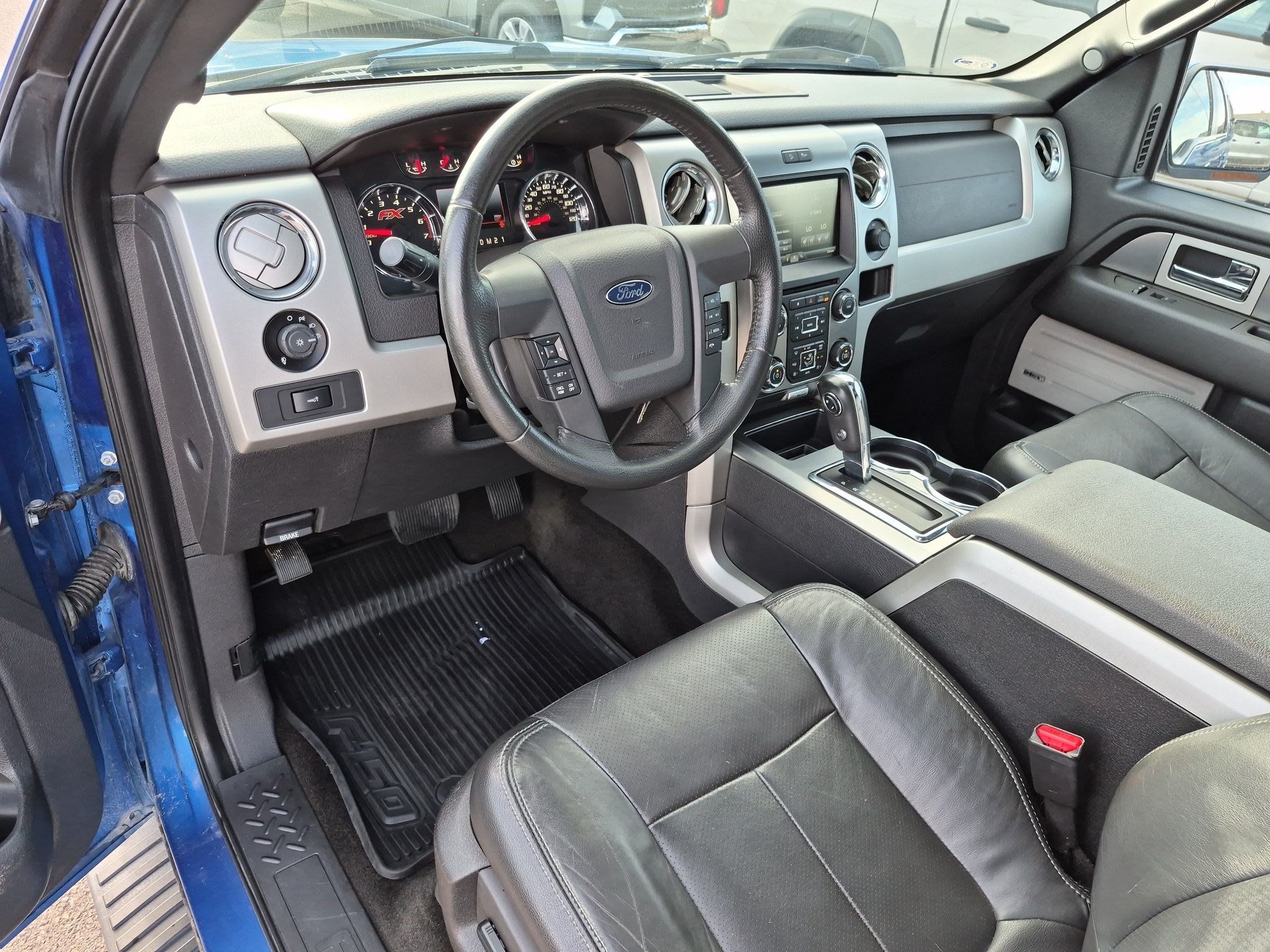 Used 2014 Ford F150 FX4 w/ Equipment Group 402A Luxury AWD/4WD image 14