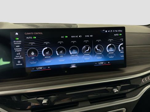 Certified 2023 BMW X7 xDrive40i w/ Premium Package image 16