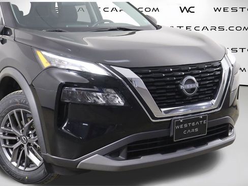 Used 2023 Nissan Rogue S image 43