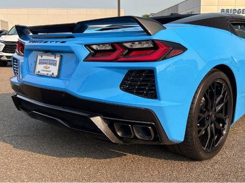 Used 2023 Chevrolet Corvette Stingray Premium Conv w/ Z51 Performance Package RWD image 9