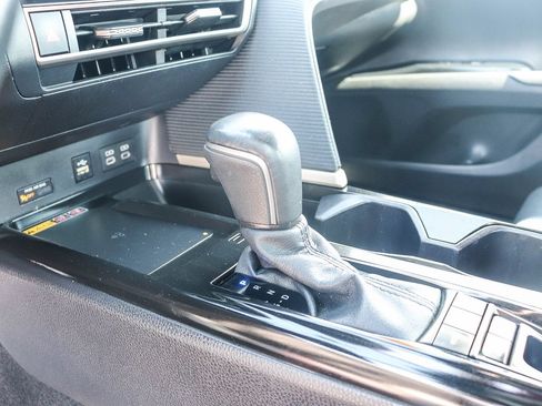 Used 2025 Toyota Camry SE FWD image 24
