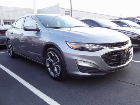 Used 2023 Chevrolet Malibu LT image 3