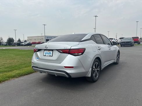 Used 2022 Nissan Sentra SV FWD image 3