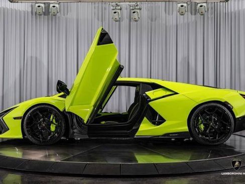 Used 2024 Lamborghini Revuelto AWD/4WD image 17