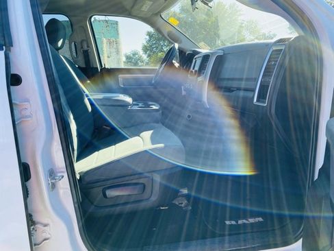 Used 2019 RAM 1500 Classic SLT image 17