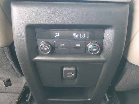 Used 2023 Chevrolet Traverse LS w/ Midnight/Sport Edition image 31