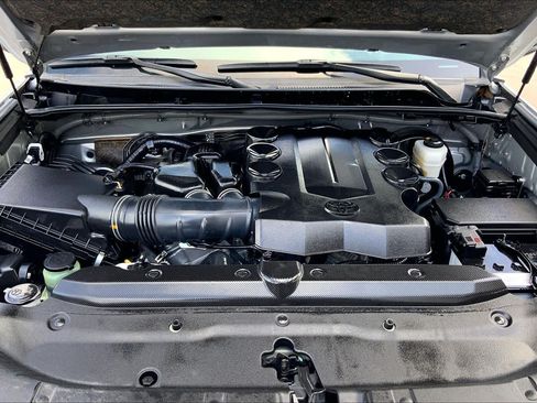 Used 2024 Toyota 4Runner SR5 RWD image 31