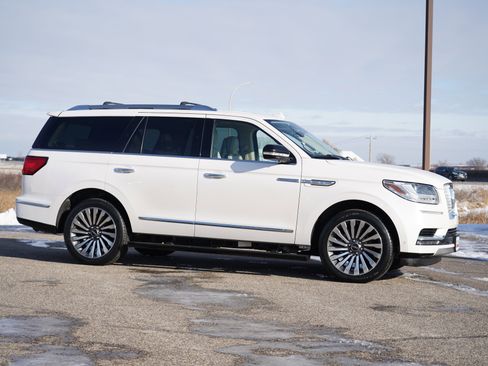 Used 2019 Lincoln Navigator Reserve w/ Cargo Package image 2