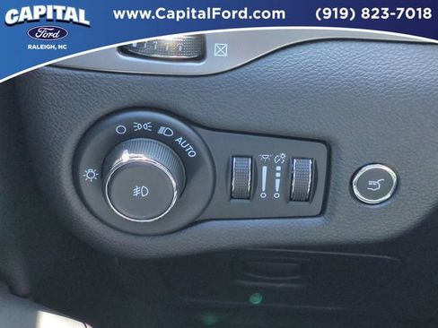 Used 2022 Jeep Cherokee Limited AWD/4WD image 20