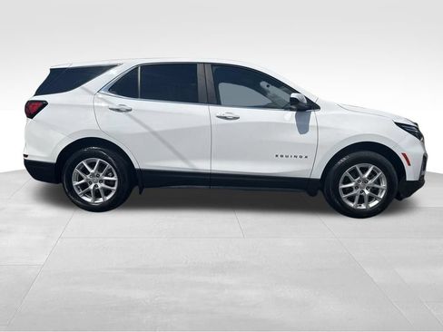 Used 2024 Chevrolet Equinox LT FWD image 2
