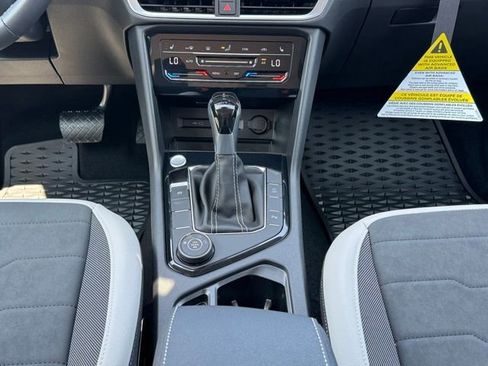 New 2025 Volkswagen Taos SE image 16