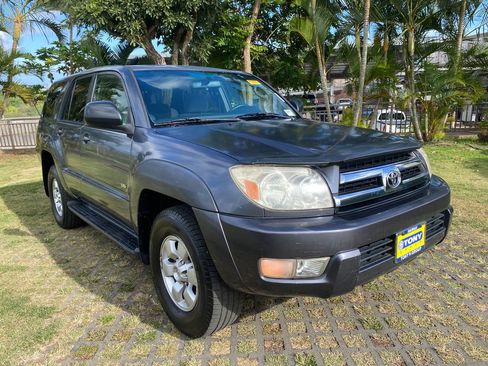 Used 2005 Toyota 4Runner SR5 RWD image 2