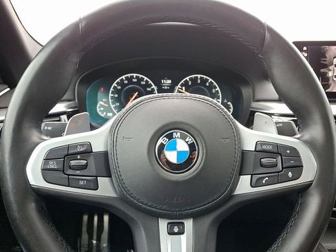 Used 2019 BMW M550i xDrive w/ Dynamic Handling Package image 23