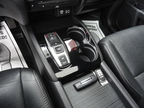 Used 2020 Honda Pilot Touring image 13