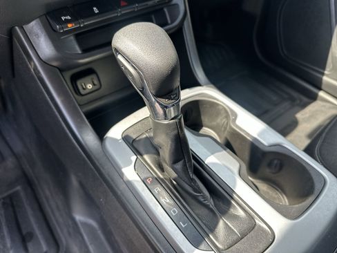 Used 2022 Chevrolet Colorado LT w/ Fleet Safety Package RWD image 30