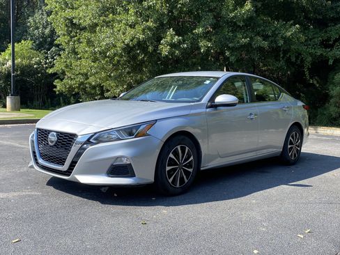 Used 2019 Nissan Altima 2.5 S FWD image 5