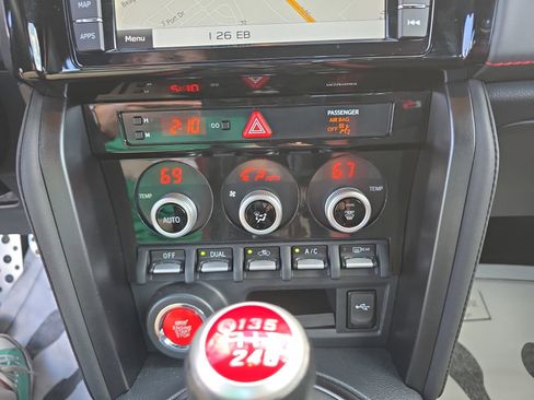 Used 2018 Subaru BRZ tS image 24