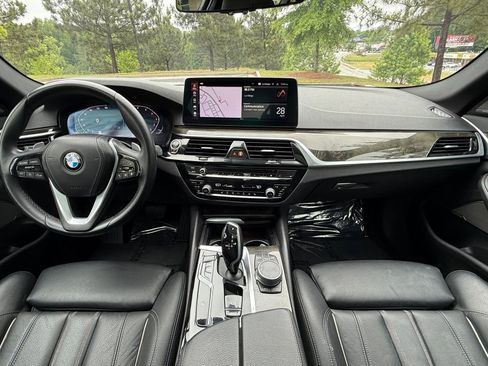 Used 2022 BMW 530i w/ M Sport Package RWD image 23