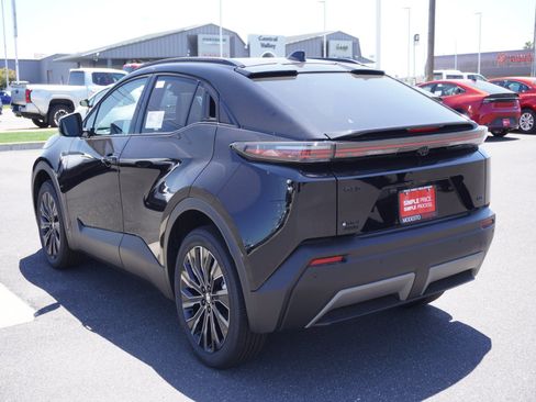 New 2026 Toyota C-HR AWD/4WD image 8