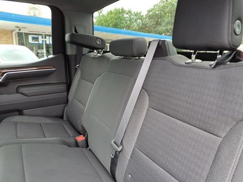 Used 2022 Chevrolet Silverado 1500 LT AWD/4WD image 11