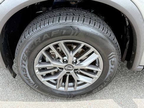 Used 2024 Nissan Rogue S AWD/4WD image 10