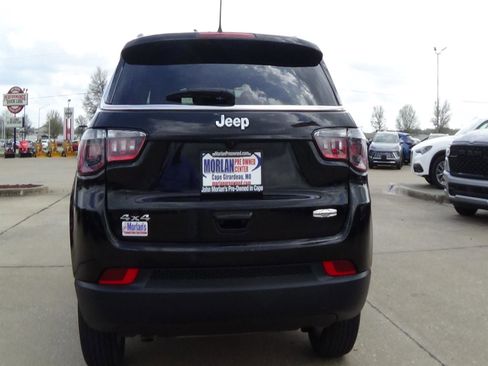 Certified 2025 Jeep Compass Latitude AWD/4WD image 7
